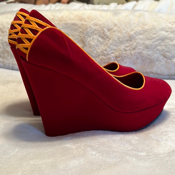 Qupid Platforms - Picture 1 of 7